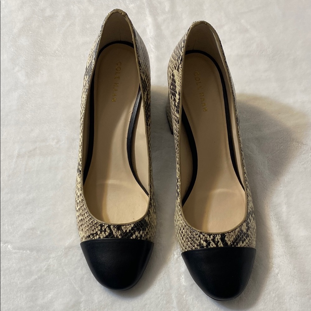 Cole Haan Women's Black and Tan Pumps